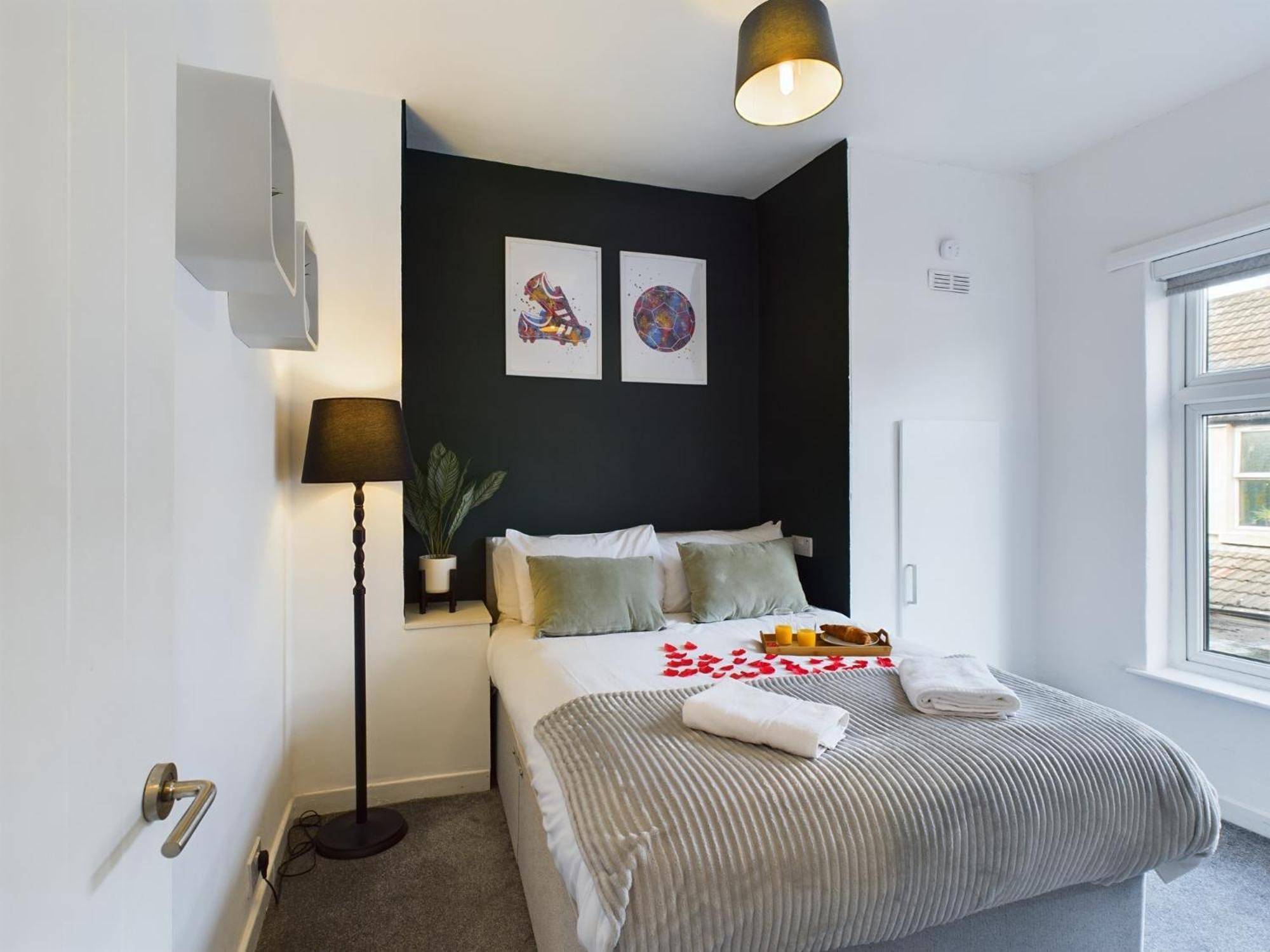Charming Apartments - Cosy Retreat - Short Drive To City Centre - Free Parking リヴァプール エクステリア 写真