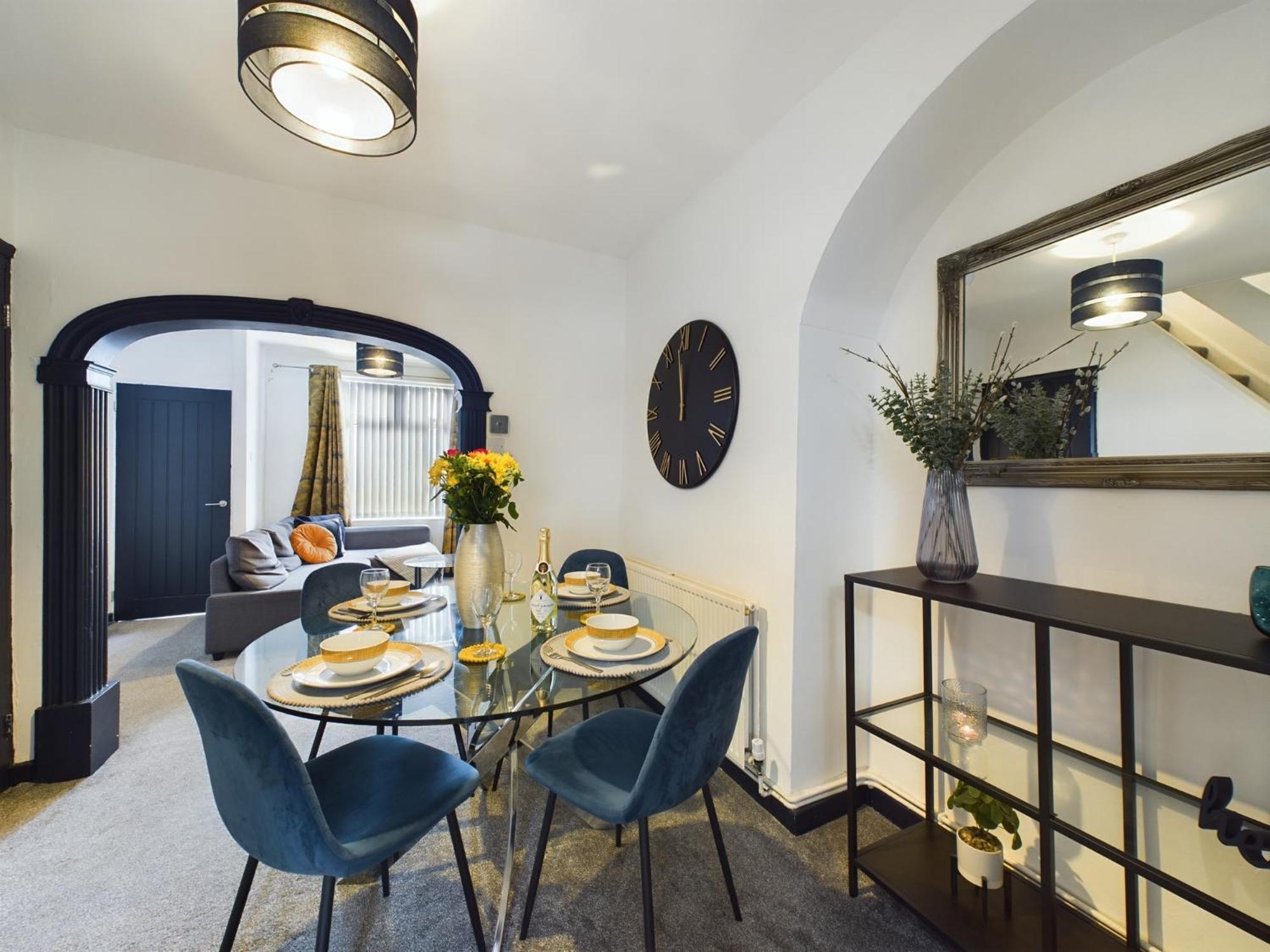 Charming Apartments - Cosy Retreat - Short Drive To City Centre - Free Parking リヴァプール エクステリア 写真