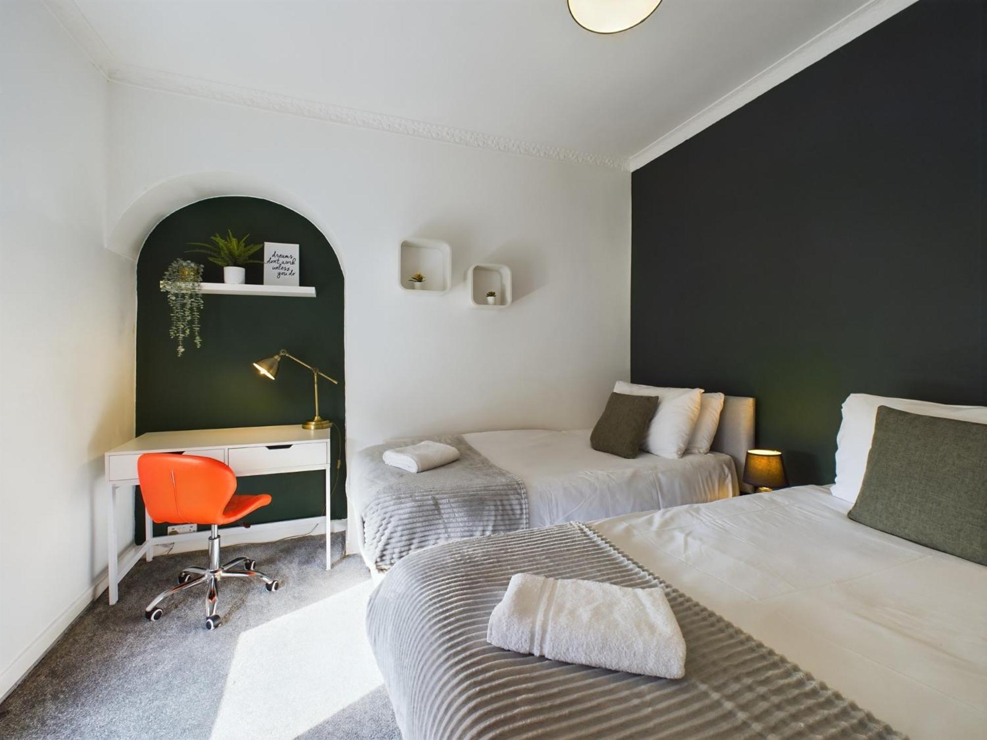 Charming Apartments - Cosy Retreat - Short Drive To City Centre - Free Parking リヴァプール エクステリア 写真
