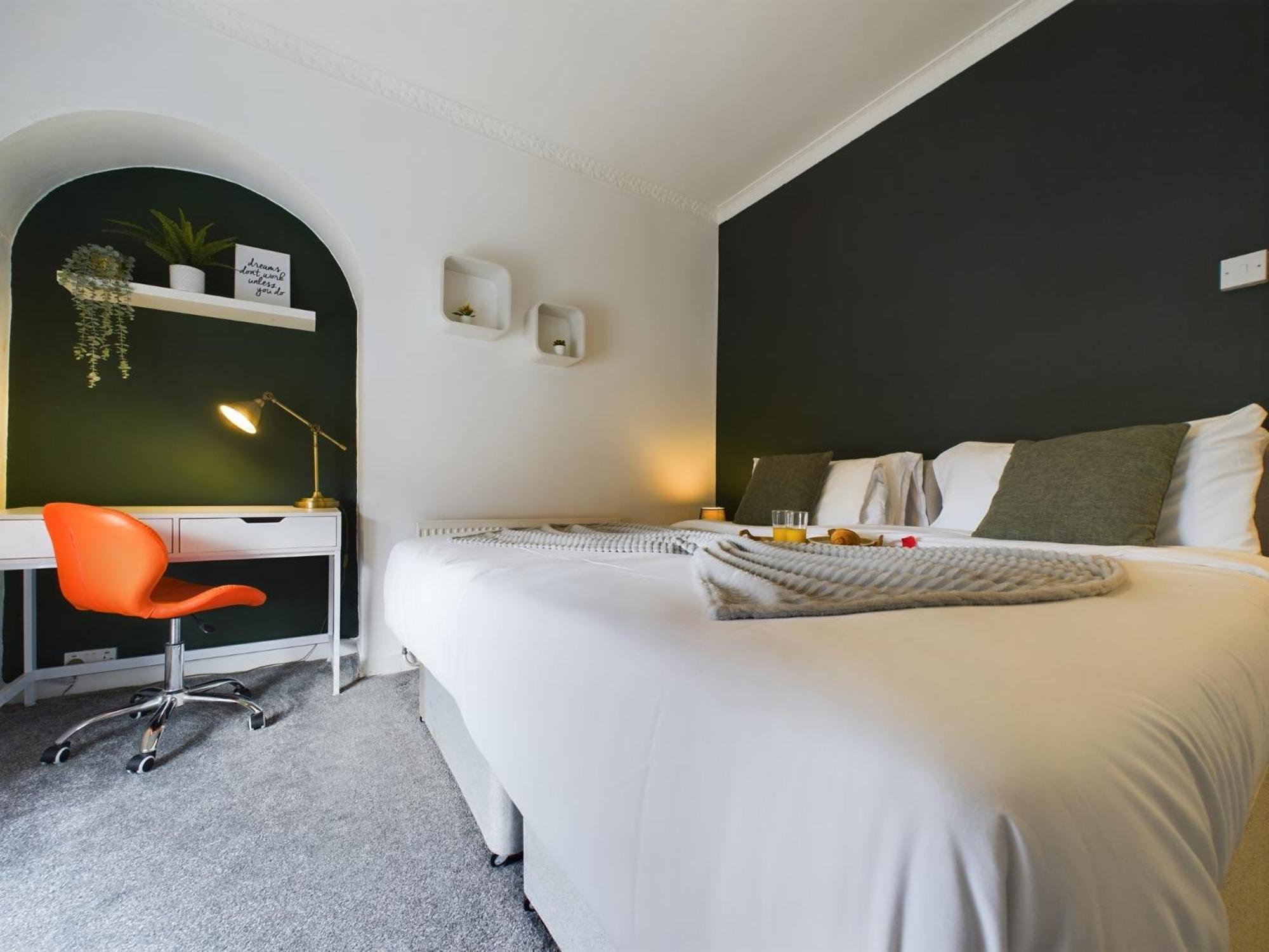 Charming Apartments - Cosy Retreat - Short Drive To City Centre - Free Parking リヴァプール エクステリア 写真