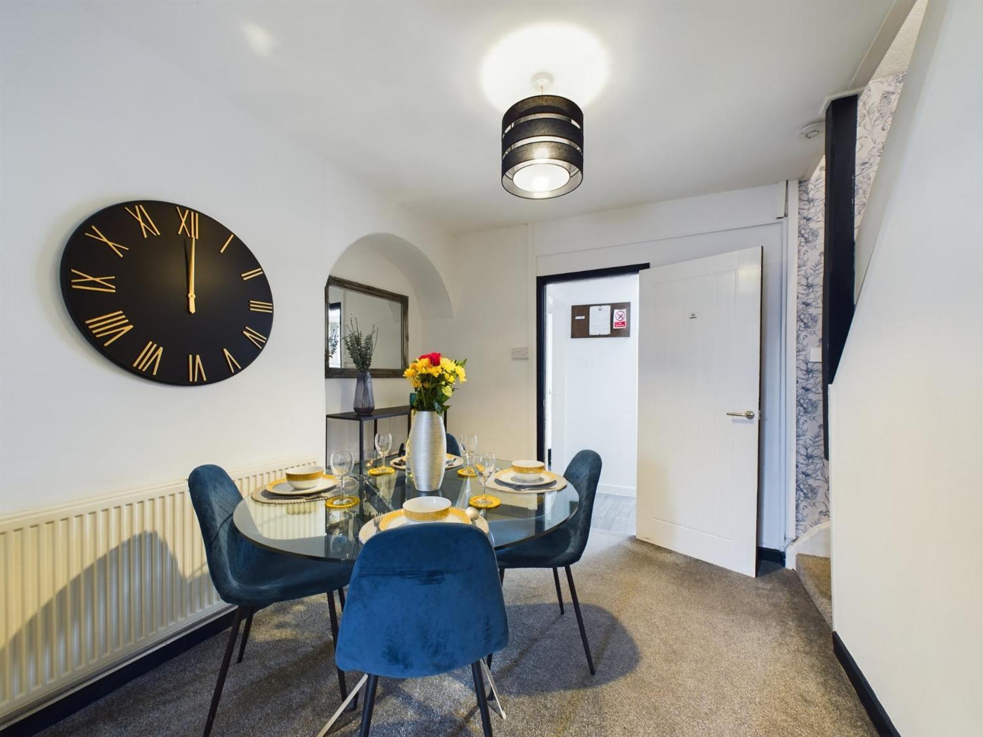 Charming Apartments - Cosy Retreat - Short Drive To City Centre - Free Parking リヴァプール エクステリア 写真