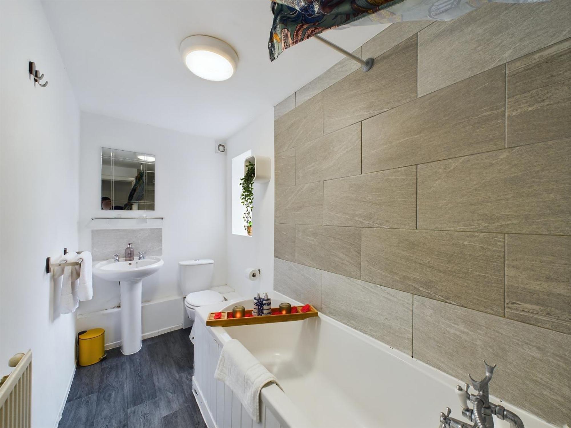 Charming Apartments - Cosy Retreat - Short Drive To City Centre - Free Parking リヴァプール エクステリア 写真